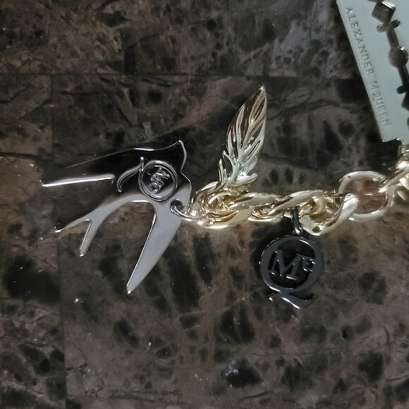 ALEXANDER MCQUEEN Keychain. Brand New. Gift Box included. - Picture 10 of 16